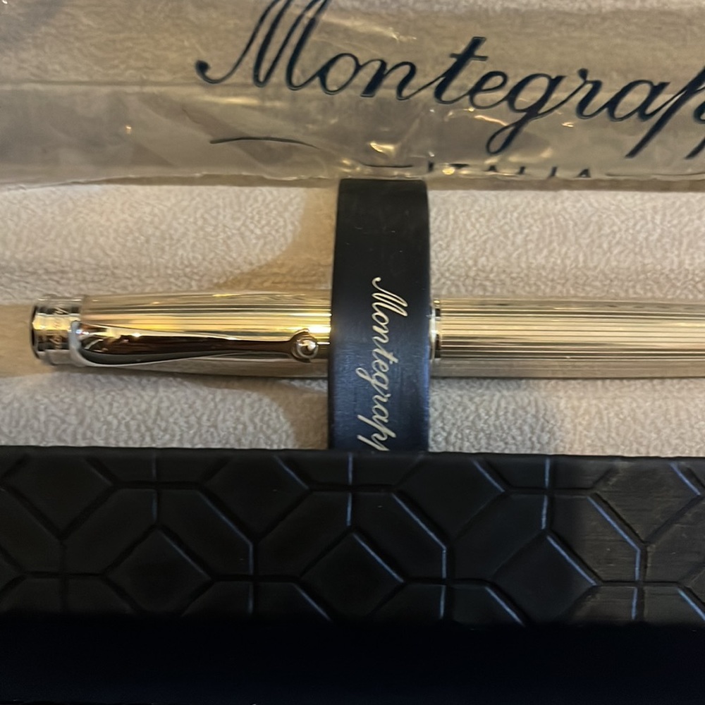 Montegrappa Memoria ballpoint pen in silver stripes